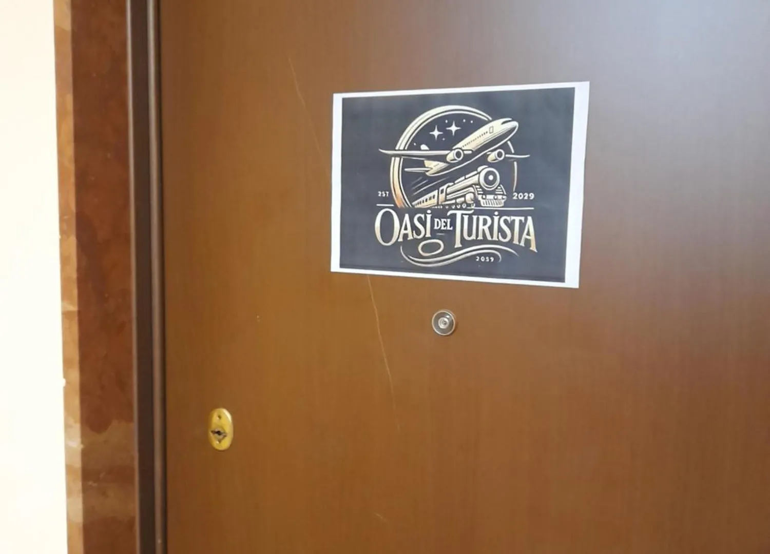 Guest house -L' Oasi Del Turista, Room 5- Central Station Private External Bathroom Milan Italy